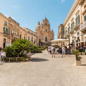 Alternative view of TOUR DEL BAROCCO IN BICI Tra mare, borghi UNESCO e natura nella Sicilia sud-orientale