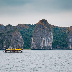 Alternative view of VIETNAM DEL NORD: AVVENTURE ZAINO IN SPALLA Un viaggio autentico tra minoranze etniche, montagne e baie leggendarie