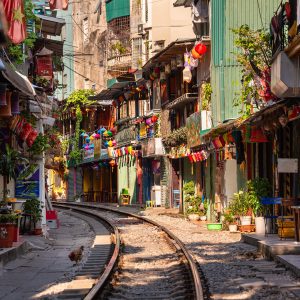 VIETNAM DEL NORD: AVVENTURE ZAINO IN SPALLA Un viaggio autentico tra minoranze etniche, montagne e baie leggendarie